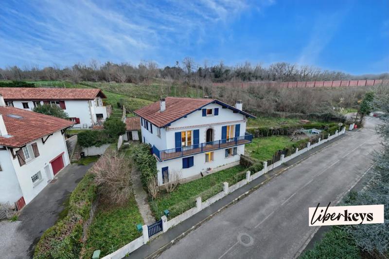 Appartement - 260 m² - 7 pièces