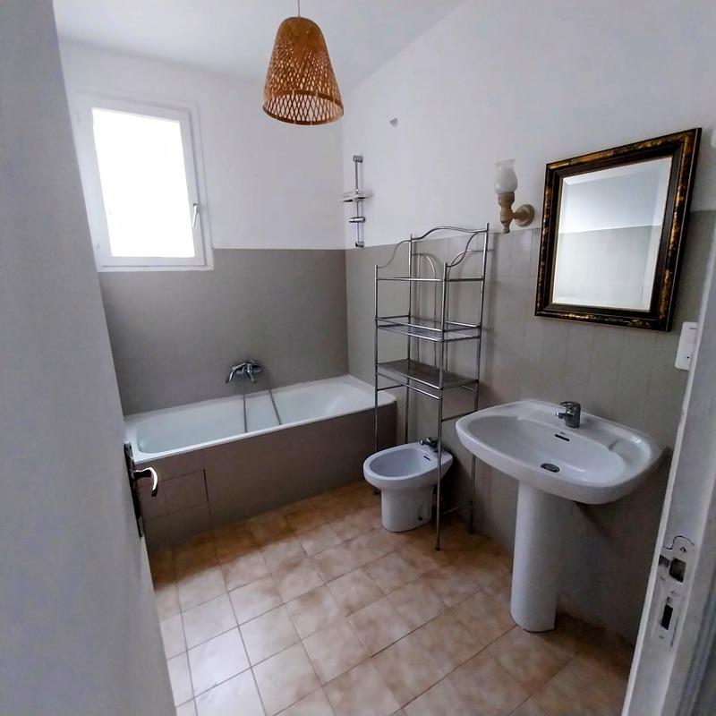 Appartement ancien - 81 m² - 4 pièces