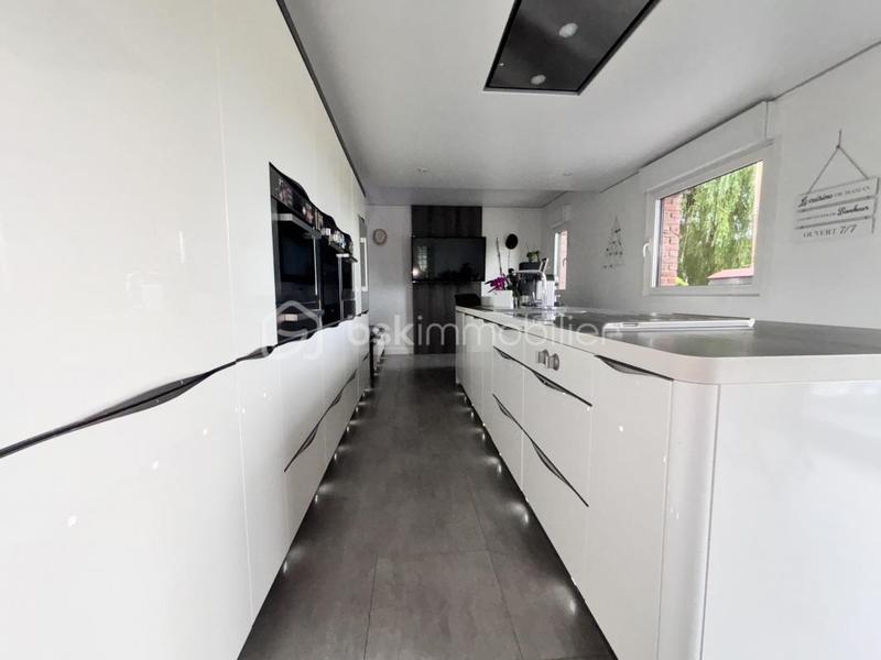 Pavillon - 199 m² - 9 pièces