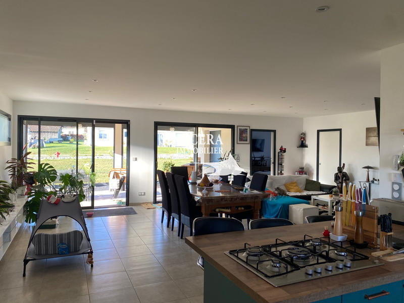 Maison - 104 m² - 4 pièces