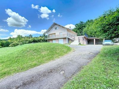 Maison - 212 m² - 5 pièces