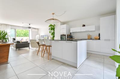 Appartement - 95 m² - 4 pièces