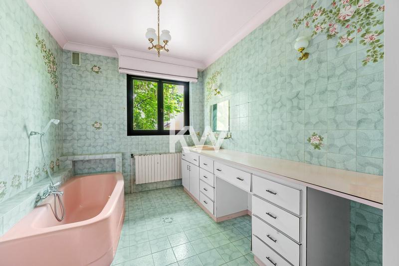 Maison - 424 m² - 9 pièces