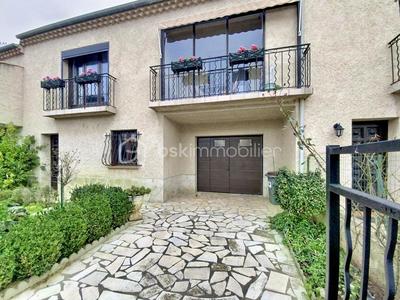 Maison - 180 m² - 6 pièces