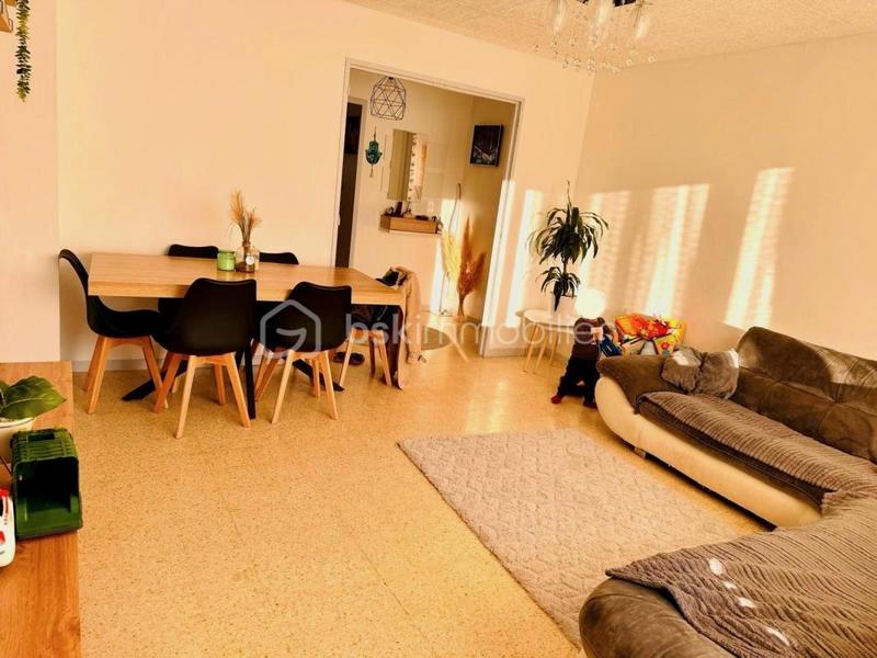 Appartement - 75 m² - 3 pièces