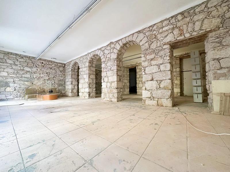 Bureau - 168 m² - 1 pièce