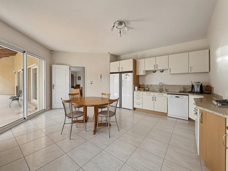 Maison - 240 m² - 7 pièces