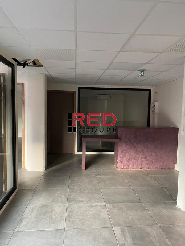 Local d'activités - 172 m²