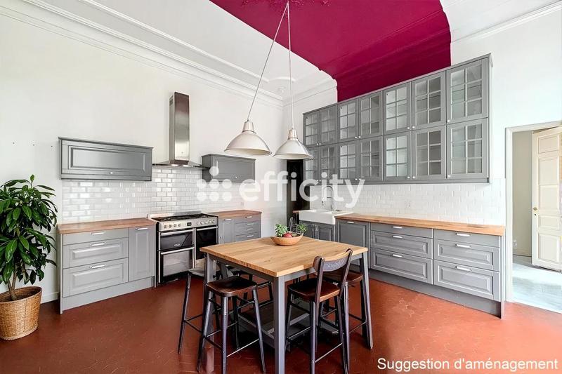 Appartement - 131 m² - 6 pièces