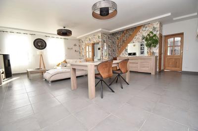 Corps de ferme - 245 m² - 8 pièces