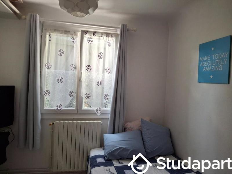 Chambre - 10 m² - 1 pièce