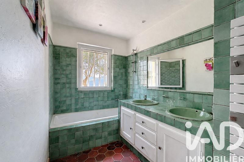 Maison - 204 m² - 7 pièces