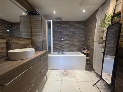 Maison - 94 m² - 5 pièces