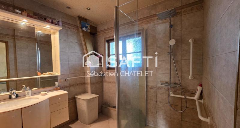 Maison - 200 m² - 10 pièces