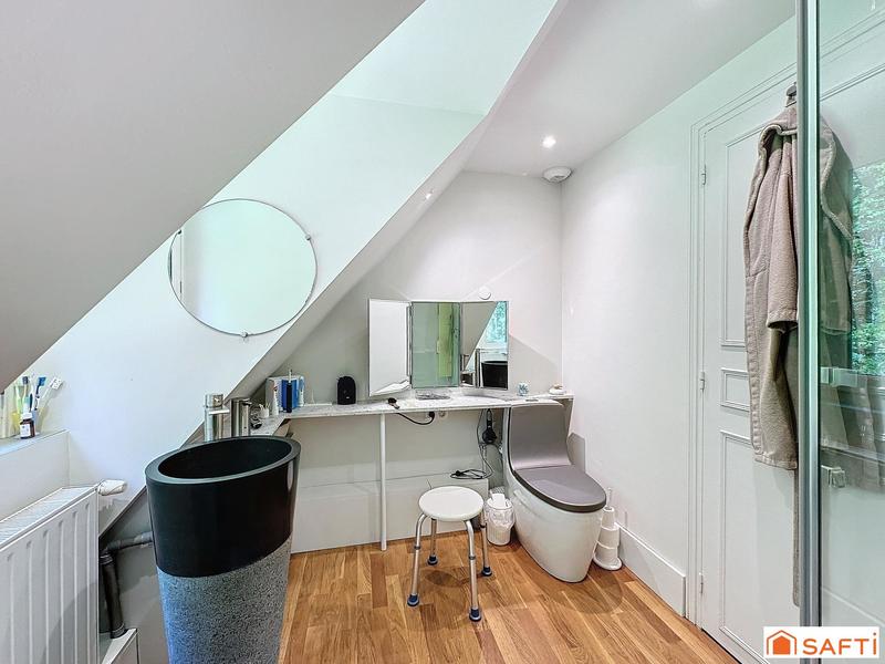 Maison - 210 m² - 7 pièces