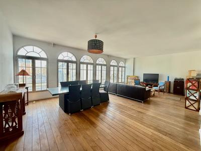 Appartement - 209 m² - 6 pièces