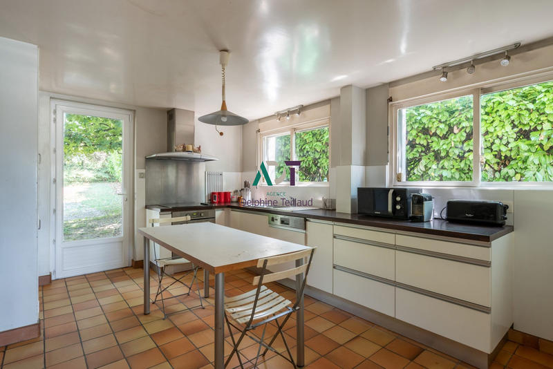 Maison - 286 m² - 9 pièces