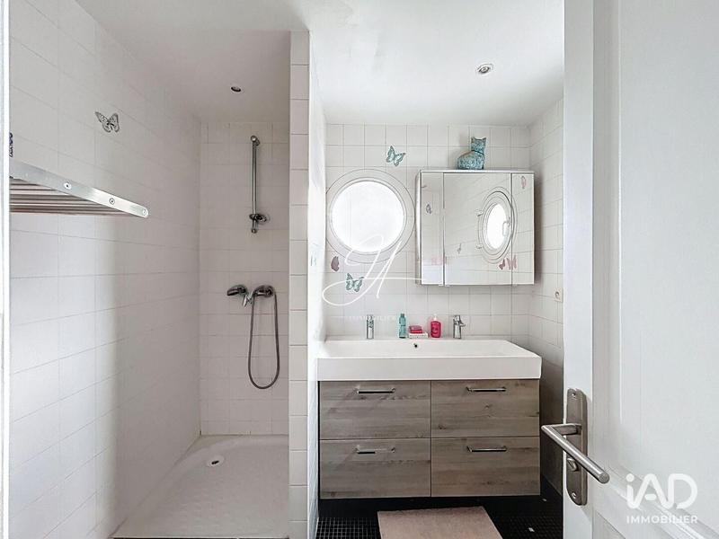 Maison - 193 m² - 9 pièces