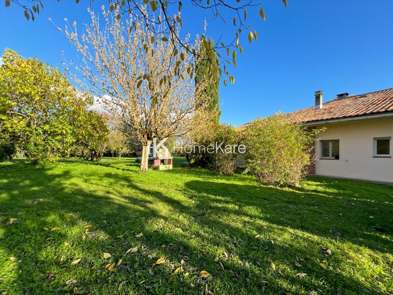 Maison - 327 m² - 7 pièces