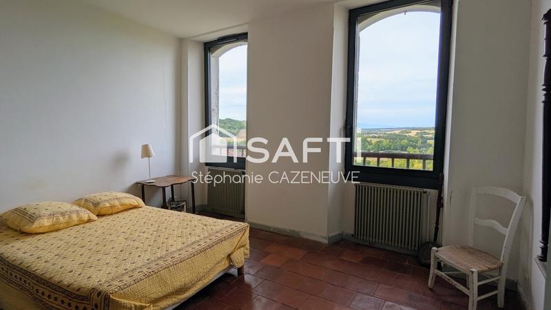 Maison - 233 m² - 9 pièces