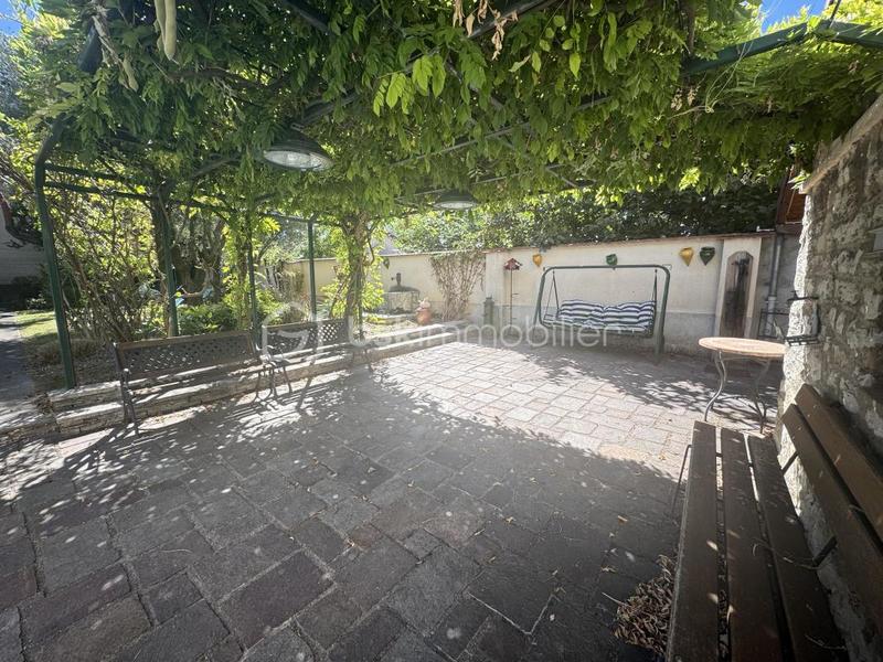 Maison - 225 m² - 12 pièces