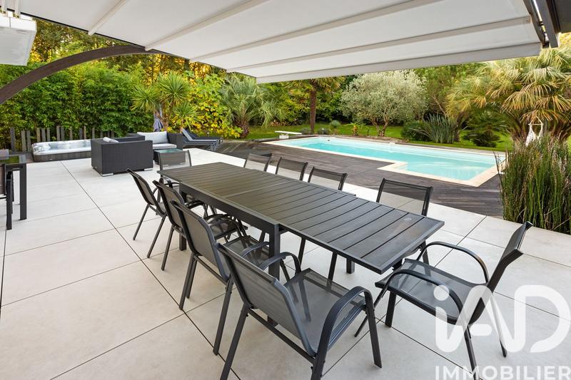 Maison de maîtres - 283 m² - 9 pièces