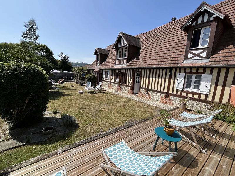 Maison - 220 m² - 9 pièces