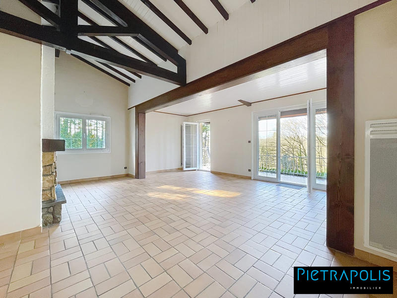 Maison - 245 m² - 10 pièces