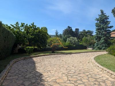 Villa - 100 m² - 5 pièces