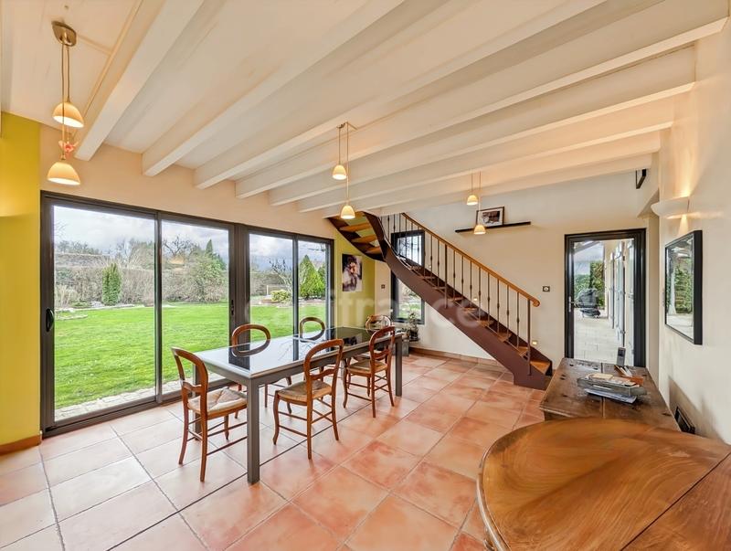 Maison - 246 m² - 9 pièces