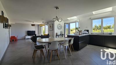 Maison - 140 m² - 6 pièces