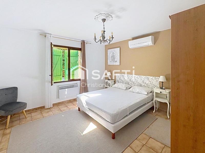 Maison - 239 m² - 8 pièces