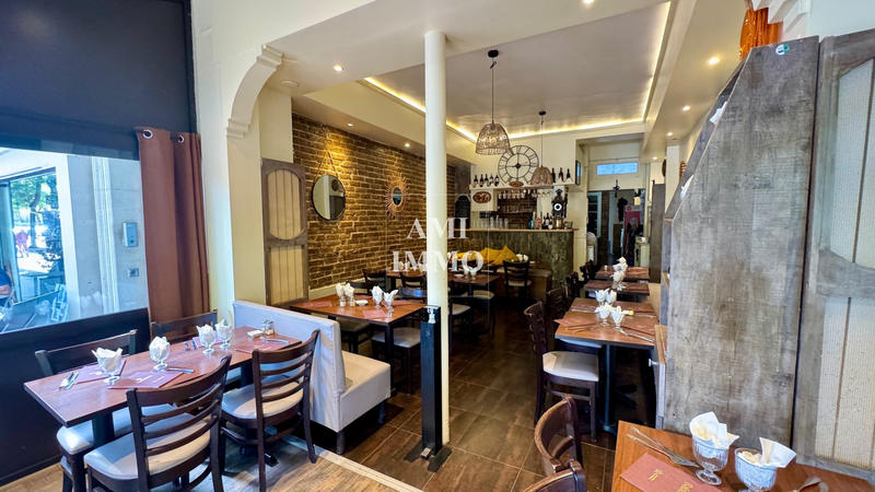 Local commercial - 100 m² - 4 pièces