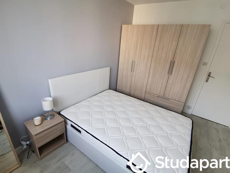 Chambre - 10 m² - 1 pièce