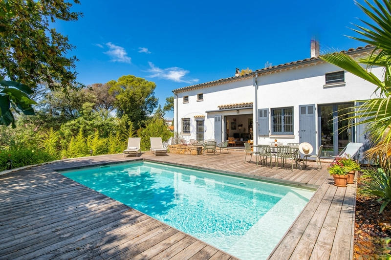 Villa - 200 m² - 6 pièces