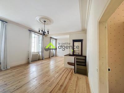 Immeuble - 273 m² - 14 pièces