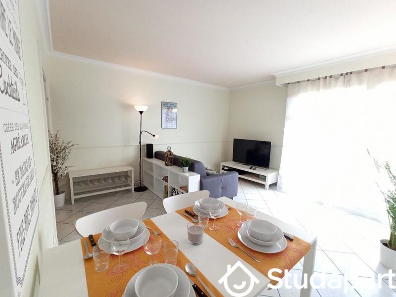 Chambre - 12 m² - 1 pièce