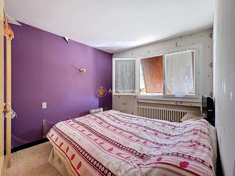 Immeuble - 90 m² - 5 pièces