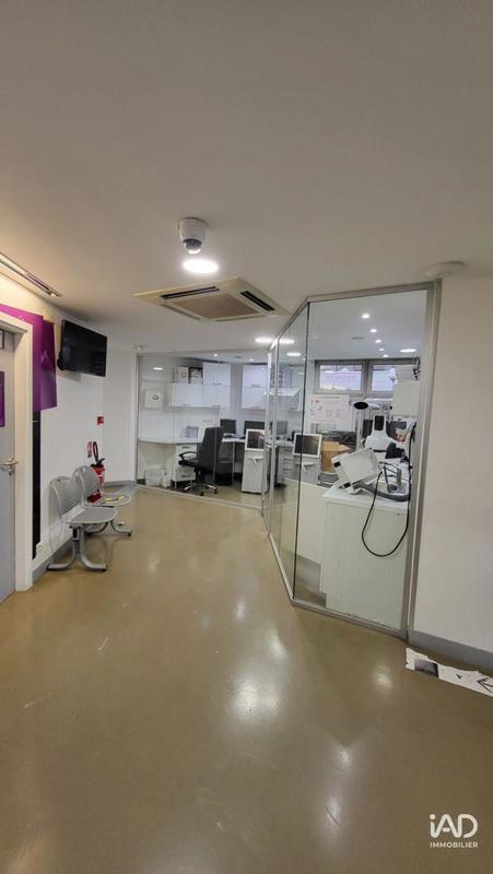 Local commercial - 875 m²