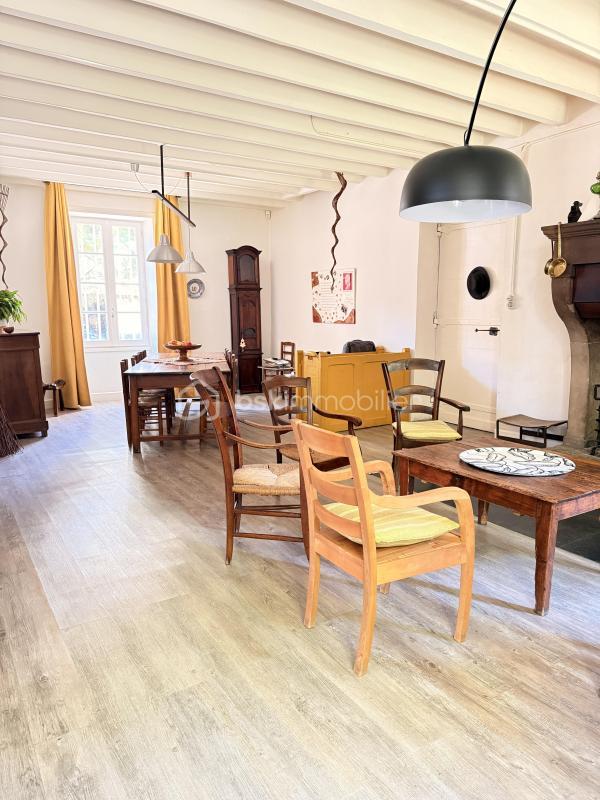 Corps de ferme - 240 m² - 8 pièces