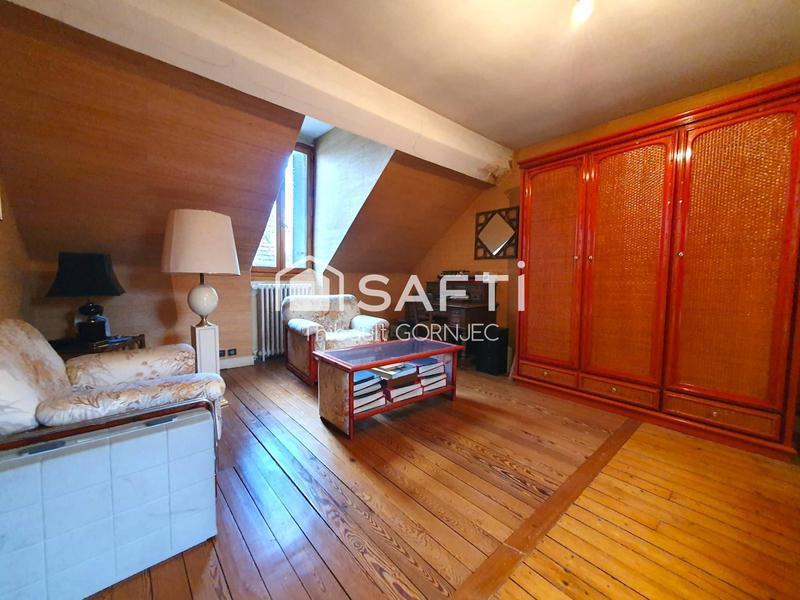 Maison - 228 m² - 9 pièces