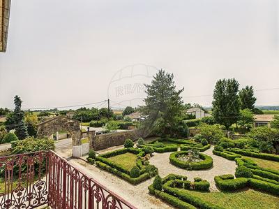 Maison de maîtres - 531 m² - 11 pièces