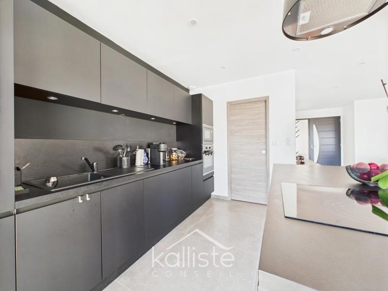 Villa - 166 m² - 6 pièces