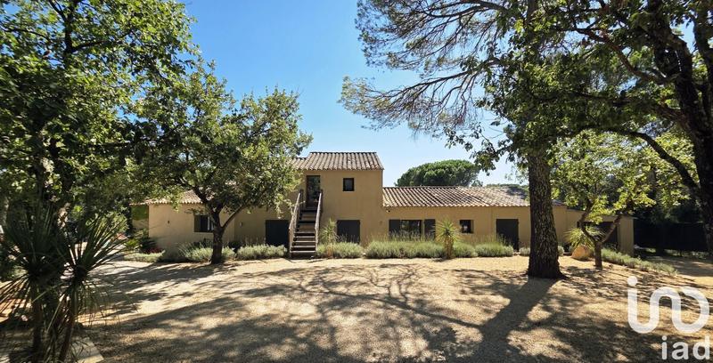 Maison - 240 m² - 8 pièces