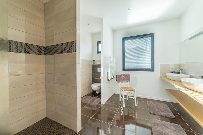 Maison - 220 m² - 6 pièces