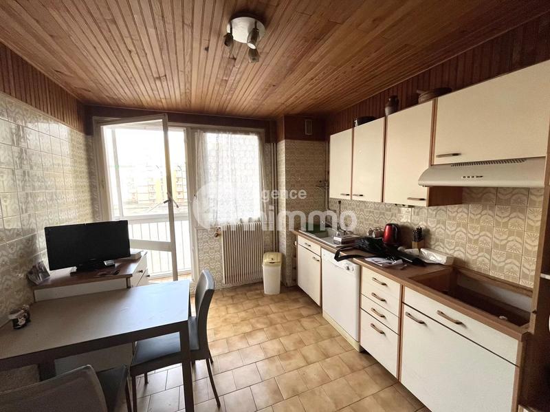 Appartement - 90 m² - 5 pièces