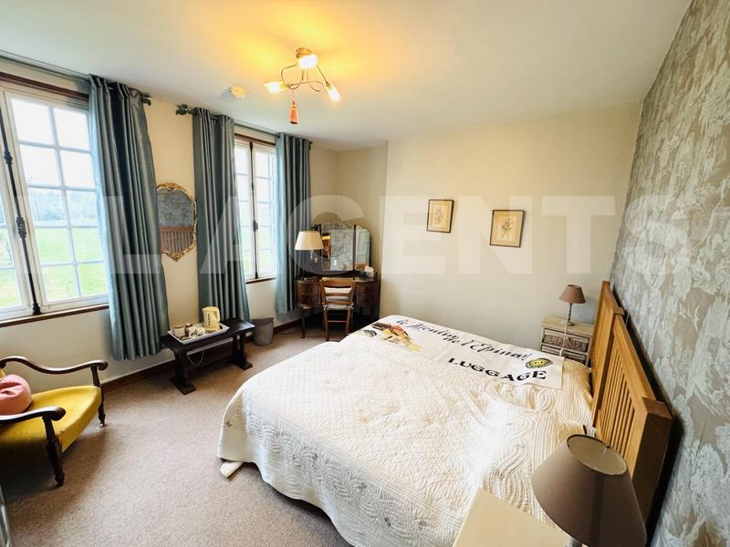 Maison - 264 m² - 7 pièces