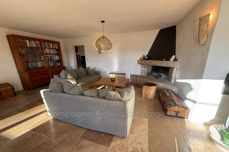 Maison - 200 m² - 2 pièces