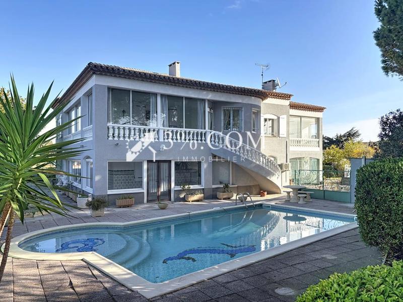 Villa - 398 m² - 11 pièces