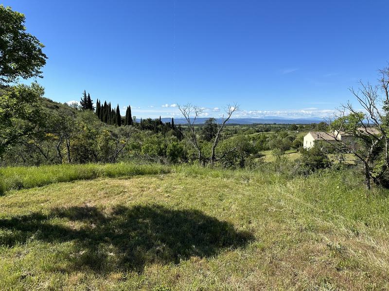 Terrain constructible - 3 070 m²